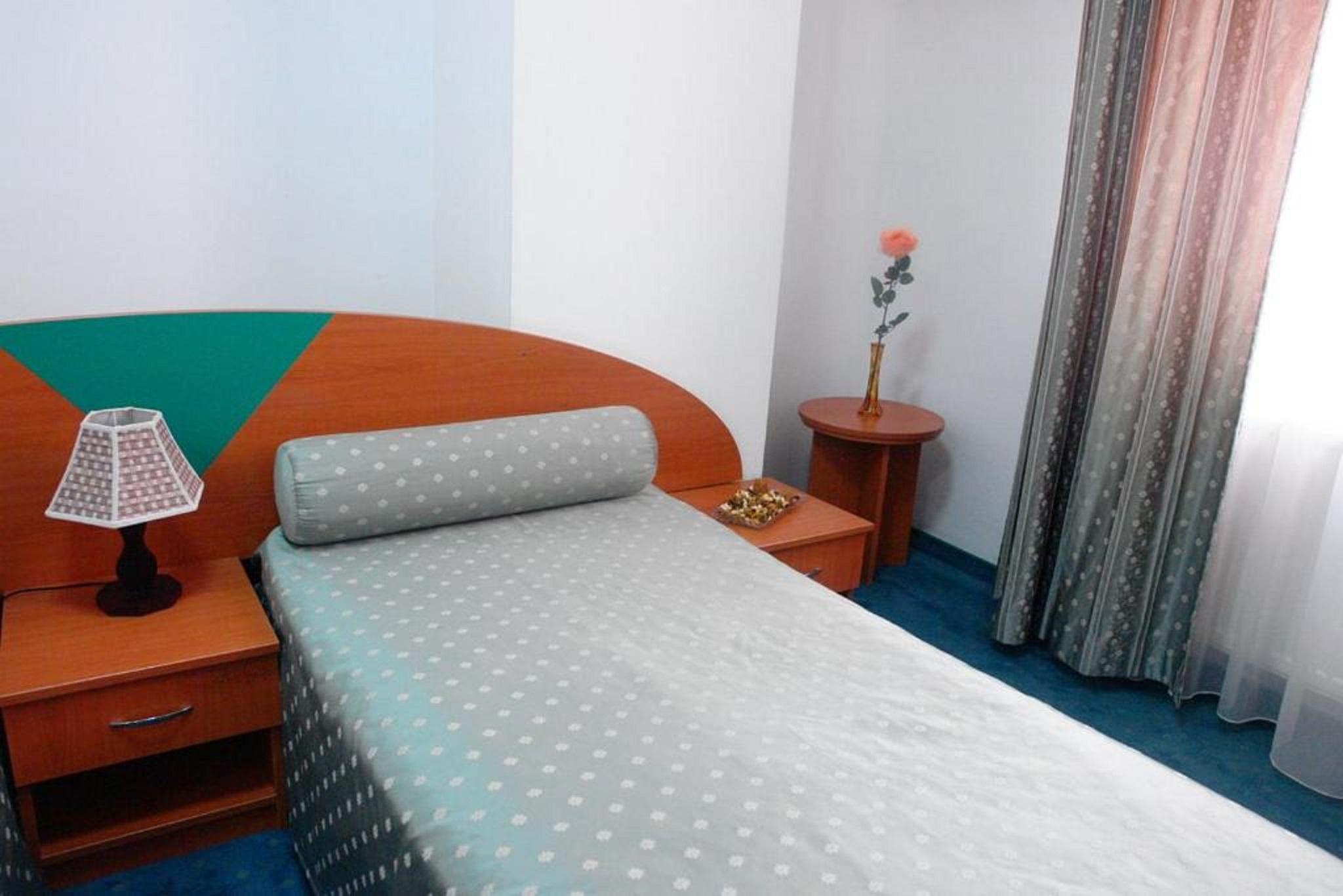 Hotel Sir Colentina ブカレスト エクステリア 写真