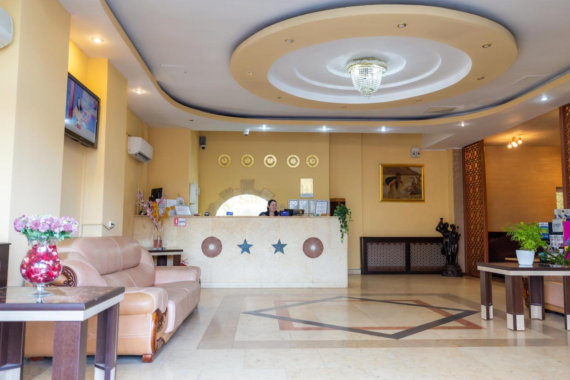 Hotel Sir Colentina ブカレスト エクステリア 写真