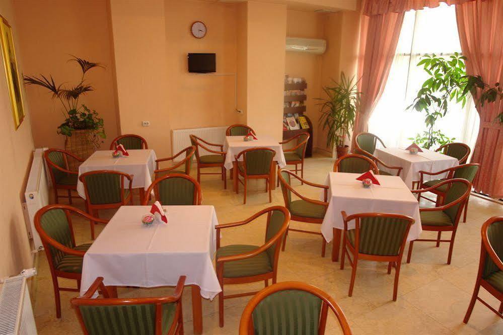 Hotel Sir Colentina ブカレスト エクステリア 写真